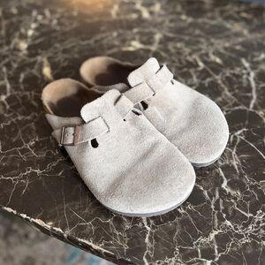 *flawed* Birkenstock Boston Soft Footbed Suede Leather in Taupe